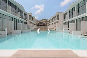 Unique Townhouse Pool Slide Access