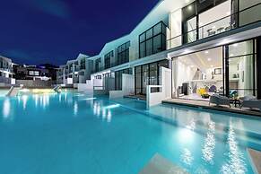 Unique Townhouse Pool Slide Access