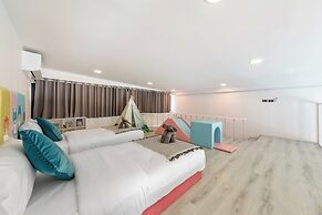 Unique Townhouse Pool Slide Access