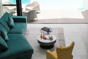 Unique Townhouse Pool Slide Access