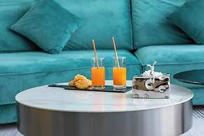 Unique Townhouse Pool Slide Access