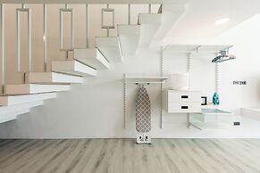 Unique Townhouse Pool Slide Access