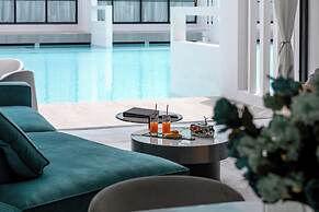 Unique Townhouse Pool Slide Access