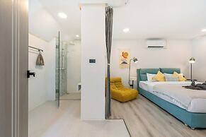 Unique Townhouse Pool Slide Access