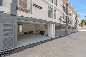 Unique Townhouse Pool Slide Access