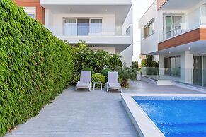 Valleria - 2 BR Apt W Pool in Larnaca