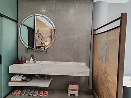 Qichi Waterfront B&B Hotel