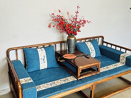 Qichi Waterfront B&B Hotel