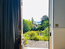 Dungora House