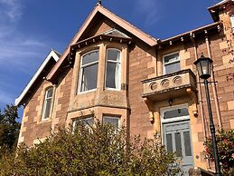 Dungora House