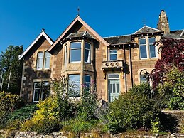 Dungora House