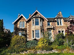 Dungora House