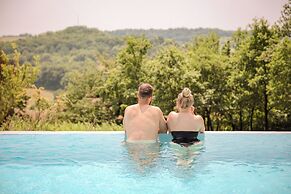 Domaine de Pech et Lafon. Cabanes avec SPA privatif