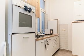 Basic 2BR Apt Near Westbahnhof