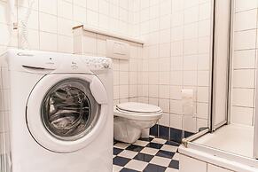 Basic 2BR Apt Near Westbahnhof