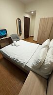 Weekend Hotel