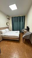 Weekend Hotel