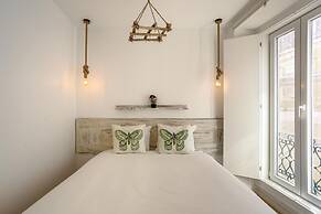 Downtown Modern Apartments With Balcony by Homing