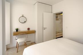 Downtown Modern Apartments With Balcony by Homing