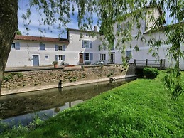 Le Moulin De La Parenthèse