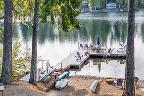 Lakefront Luxury Hot Tub Dock Retreat