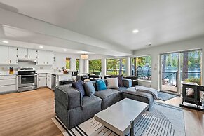 Lakefront Luxury Hot Tub Dock Retreat