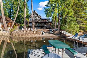 Lakefront Luxury Hot Tub Dock Retreat