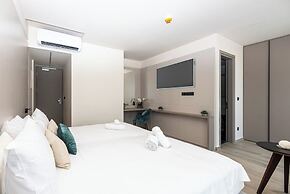 Warner Boutique Hotel