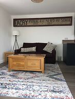 Apartment Bushmills Hideaway, Parking,pets Allowed