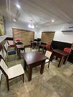 Chateau De LaRay Hotel Apo