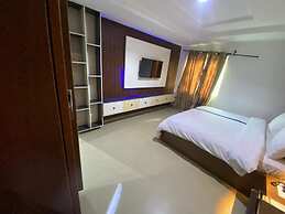 Chateau De LaRay Hotel Apo