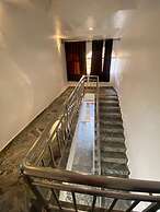 Chateau De LaRay Hotel Apo