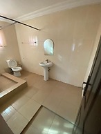 Chateau De LaRay Hotel Apo