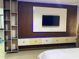 Chateau De LaRay Hotel Apo