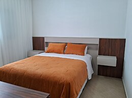 Apto Prédio Costa 1 c/ garagem no centro