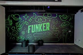 Funker Hostel