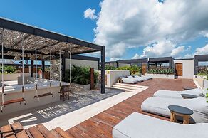 Modern Retreat with Private Garden and Jacuzzi