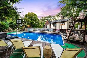 Summer Pool Oasis Custom Bar Arcade Pool Table