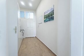 Cozy 1BR Apartment in Prime Location