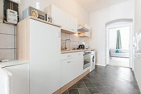 Cozy 2BR 1LR Apt Near Westbahnhof