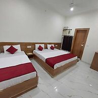 Ladlee Palace Guest House
