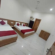 Ladlee Palace Guest House