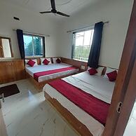 Ladlee Palace Guest House