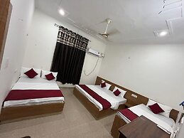 Ladlee Palace Guest House