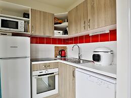 Stylish Villa in Parentis-en-born