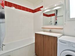 Stylish Villa in Parentis-en-born