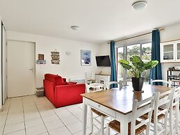Stylish Villa in Parentis-en-born