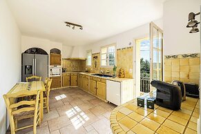 A/C House 4br/10p With Pool - 40 min From Cannes