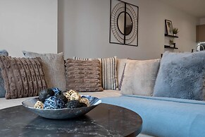 Seraphine Residence - Luxury 1BR Apartment