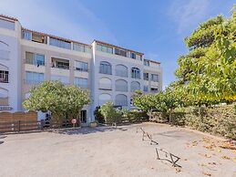 Cosy Apartment Near Sandy Beach